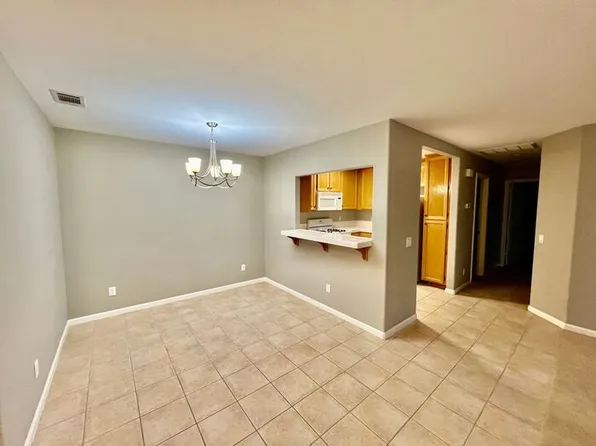 545 Lands End Way Unit 203, Oceanside, CA 92058
