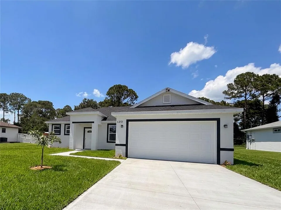 1098 Hammacher Ave SW