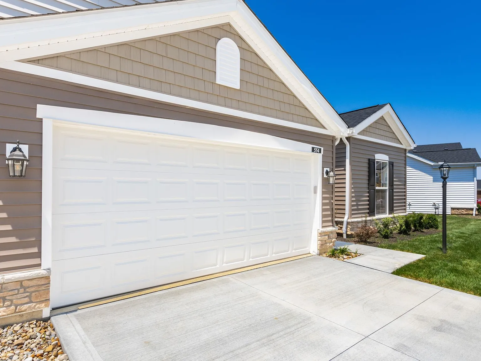 3 bed, 1600 sqft, $2,299 — Photo 3