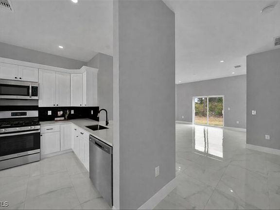 5th image of 727 Santa Lucia Ave S