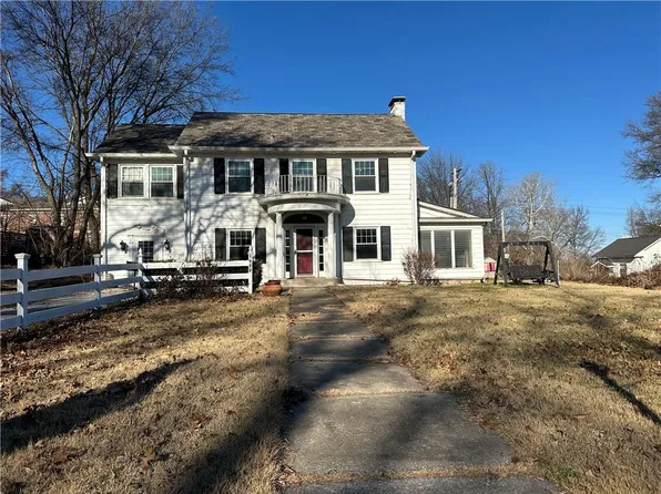 1922 Main St, Lexington, MO 64067