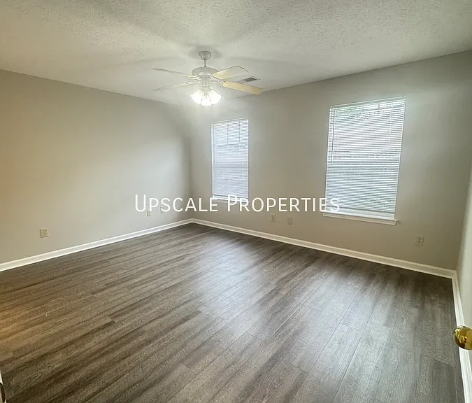 3009 Roundway Down Ln — Photo 7