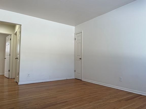 3rd image of 1814 Lake Point Dr APT 4