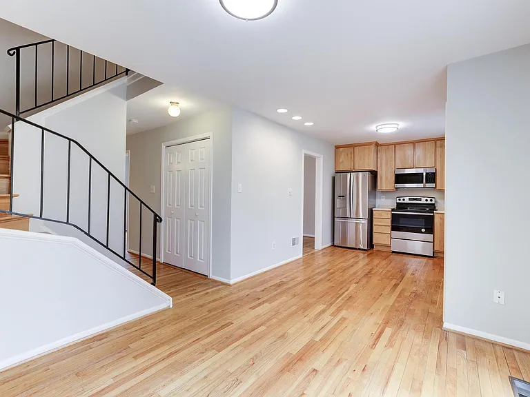 9823 Saint Cloud Ct — Photo 17