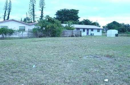 1st image of 1920 NW 27th St