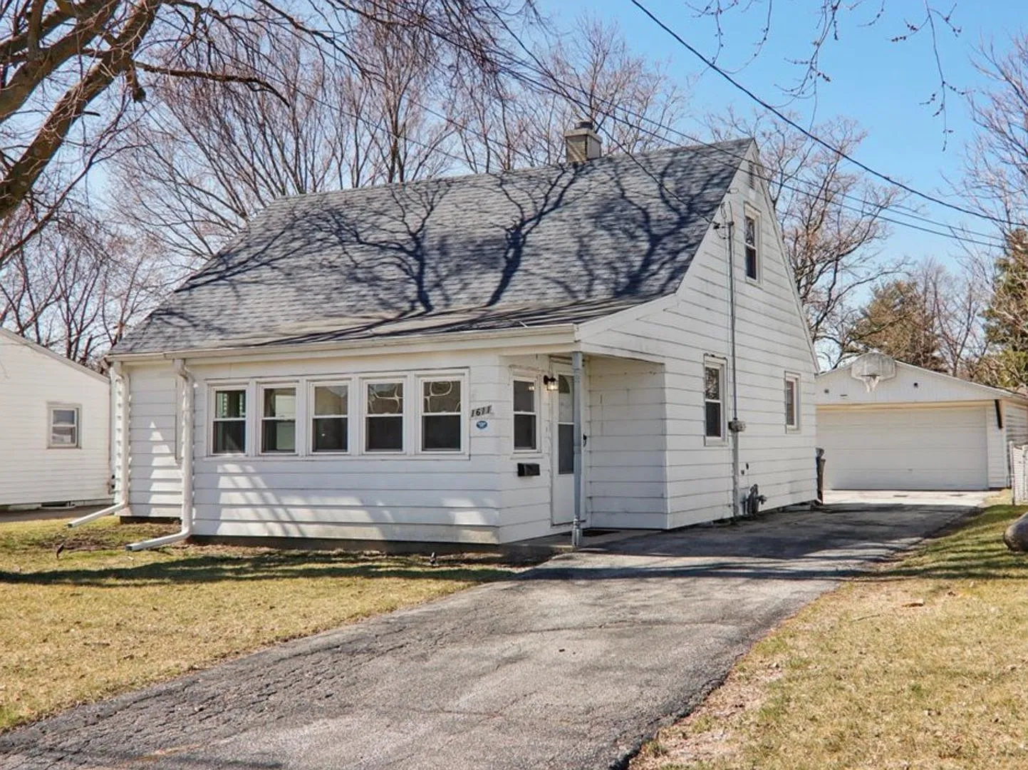 1611 S Madison St photo 1