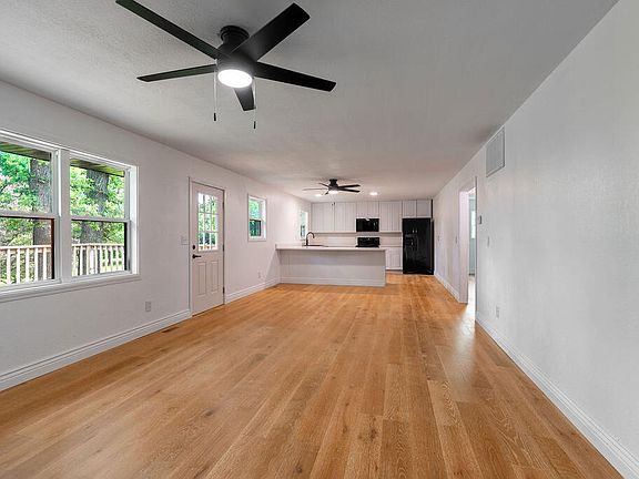 4th image of 3235 Ozark Street
