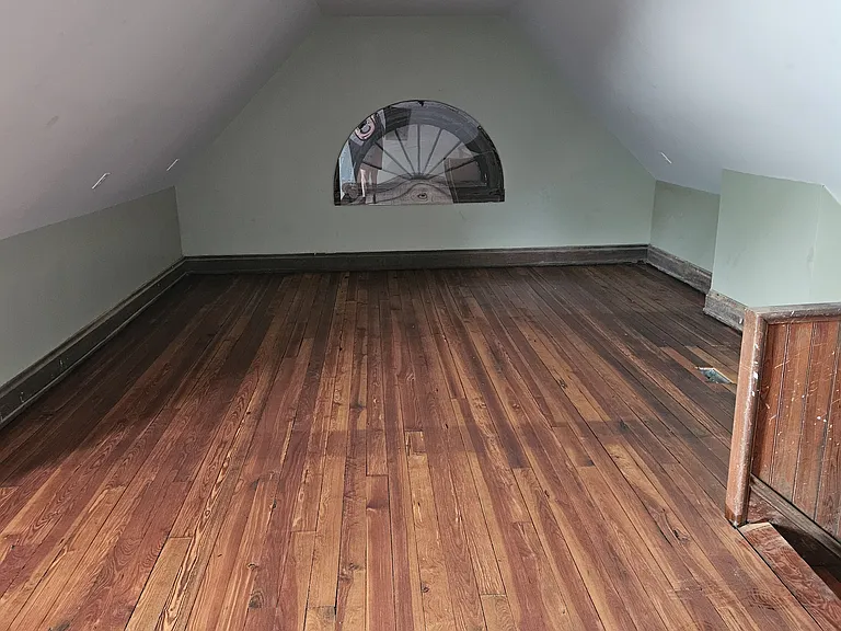 313 Walnut St — Photo 17