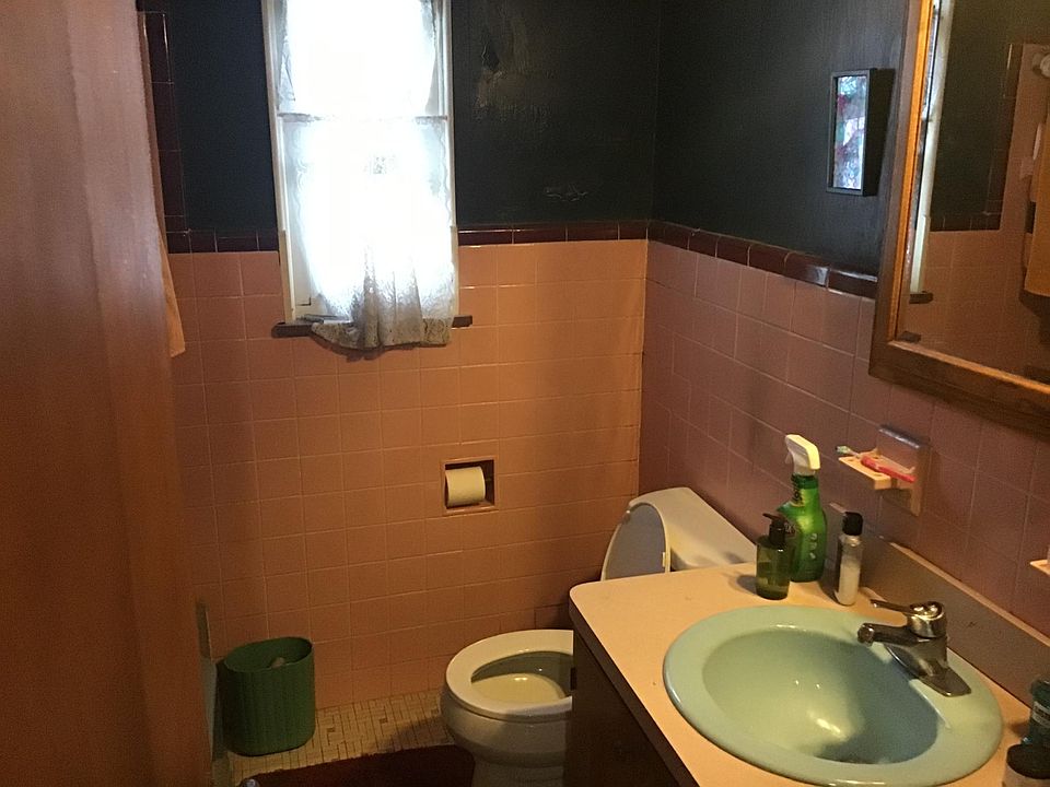 2nd image of 720 Colonial Dr