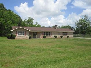 307 Lakeview Dr, Glennville, GA 30427