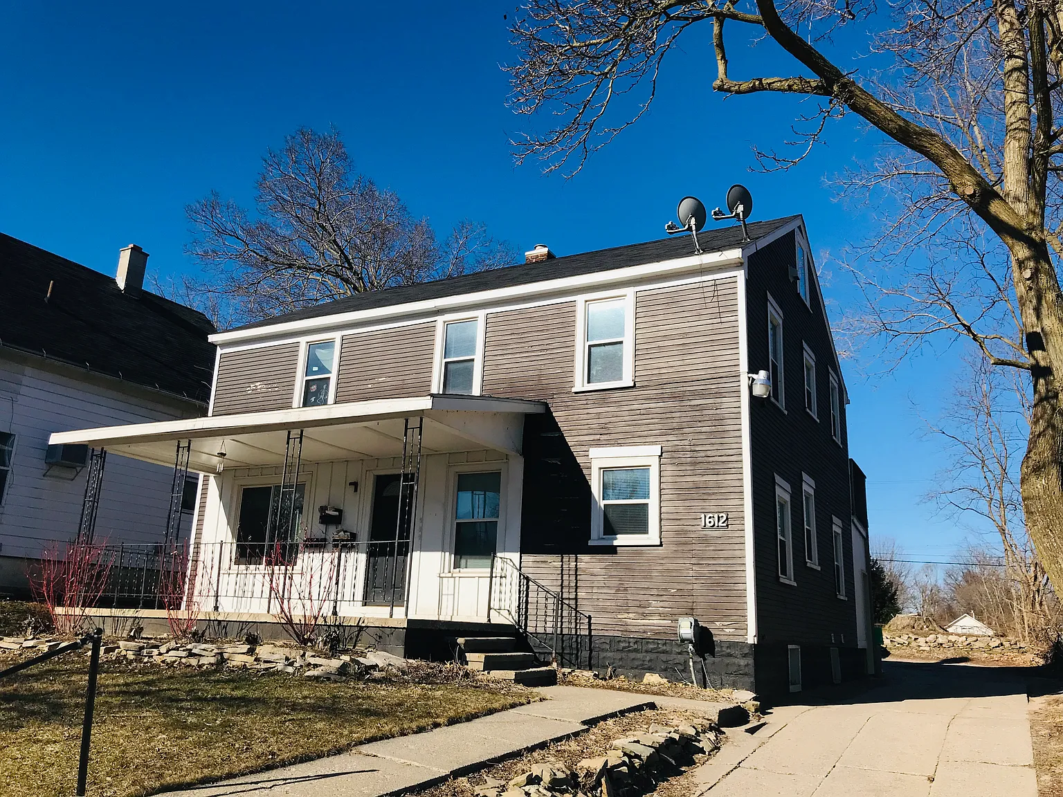 3 bed, 1000 sqft, $1,495 — Photo 1