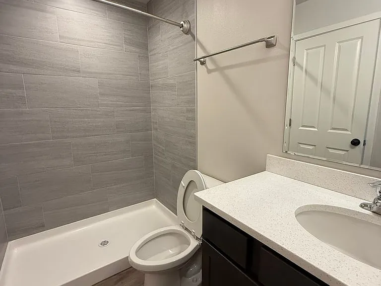 47 Samantha Ct — Photo 20