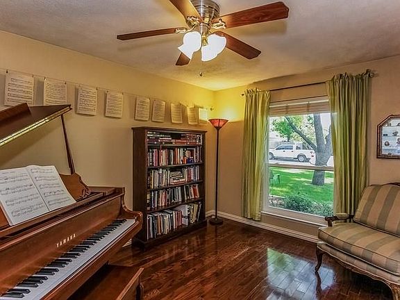 3rd image of 6709 Orangewood Dr