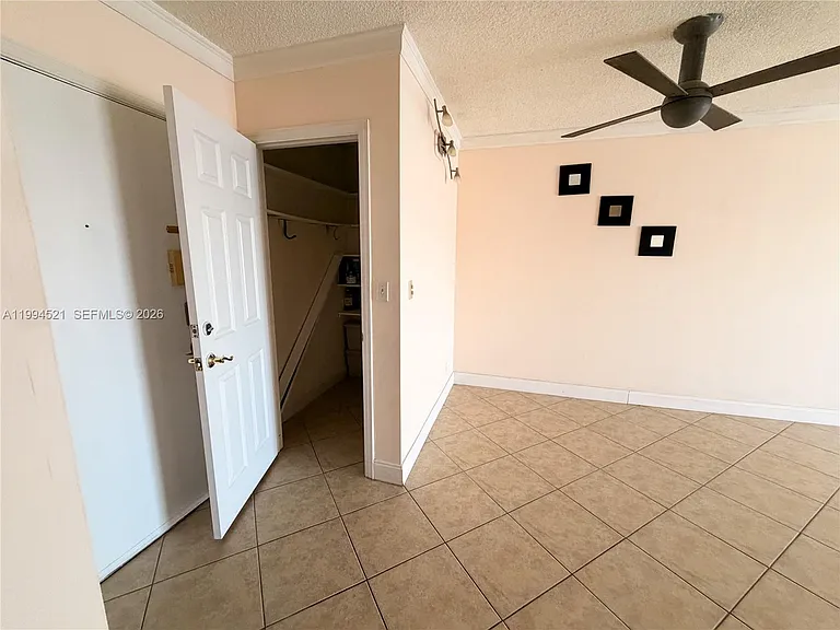 200 S Birch Rd #211 — Photo 15