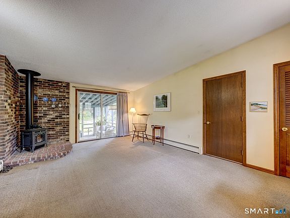 4th image of 8 Circle Drive