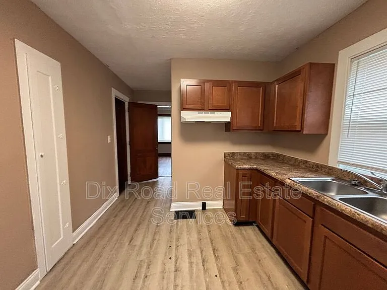 426 Otterbein Ave — Photo 16
