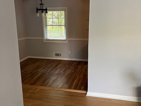 5th image of 3047 Will Rogers Pl SE