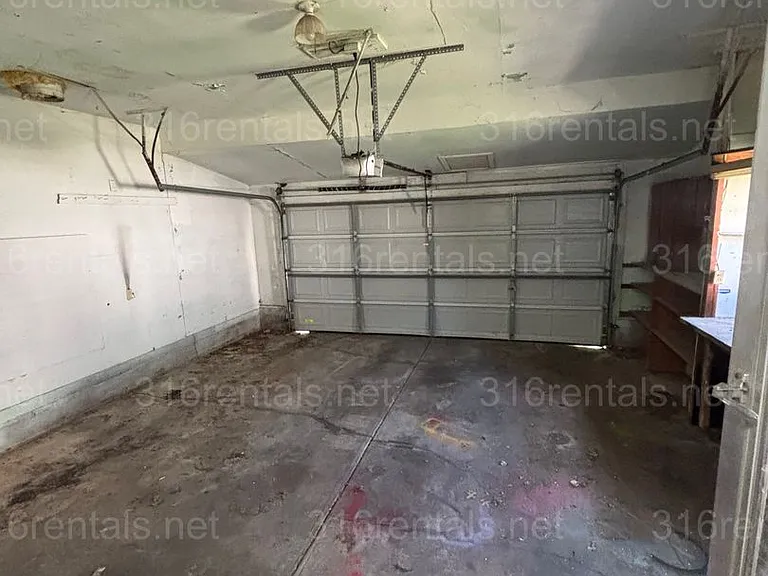 1144 Skelly St — Photo 4