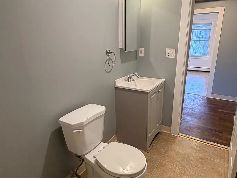 2 Florida Ct #6 — Photo 8