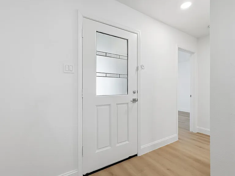 1140 W Hills Ter — Photo 9
