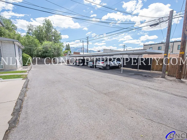 466 E Woodland Ave — Photo 43