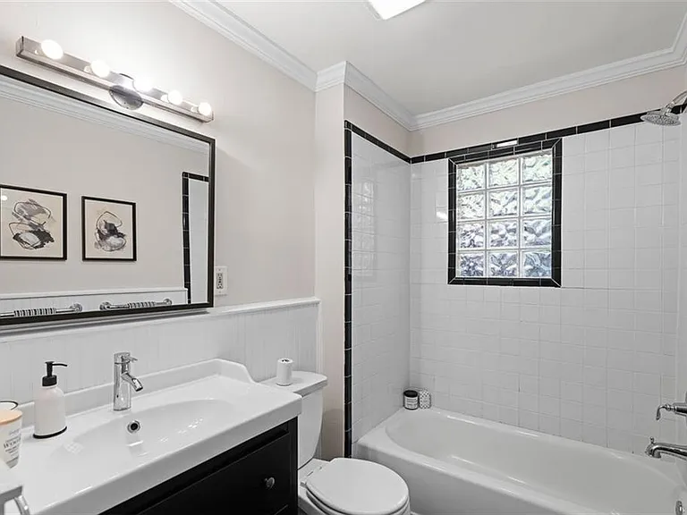 1339 Miller Reed Ave SE — Photo 11