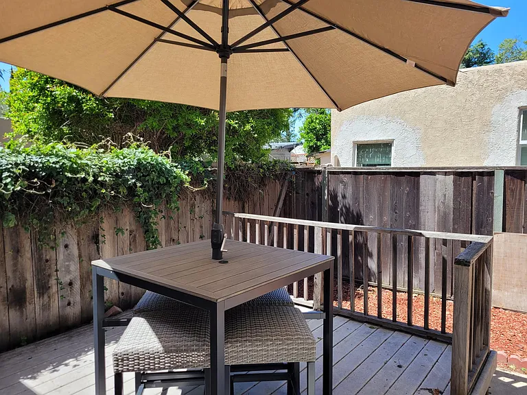 1077 Obrien Ct — Photo 24