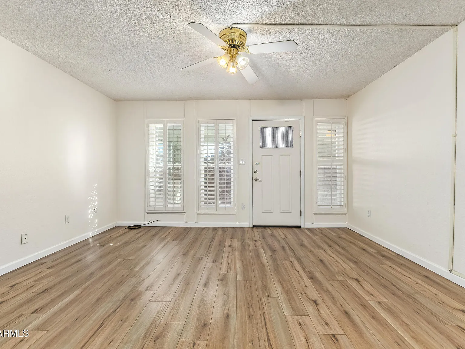 2 bed, 1.5 bath, 851 sqft, $1,600 — Photo 2