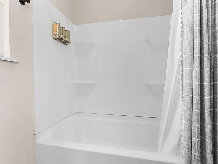 1100 Kenwood Dr — Photo 27