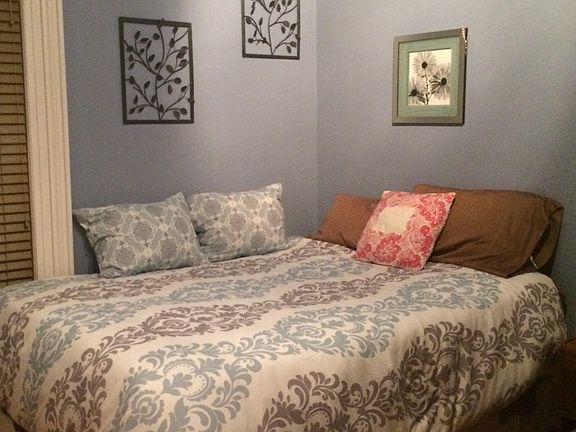 Bedroom, decor style 1
