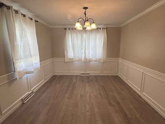 4th image of 319 N Broadway #319