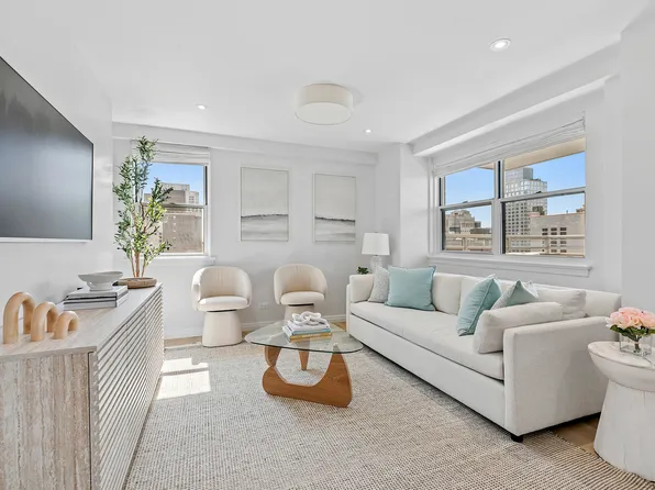 300 East 71st Street 17DEF image 2 of 15