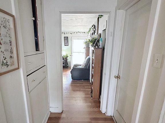 3rd image of 1816 Axtell St