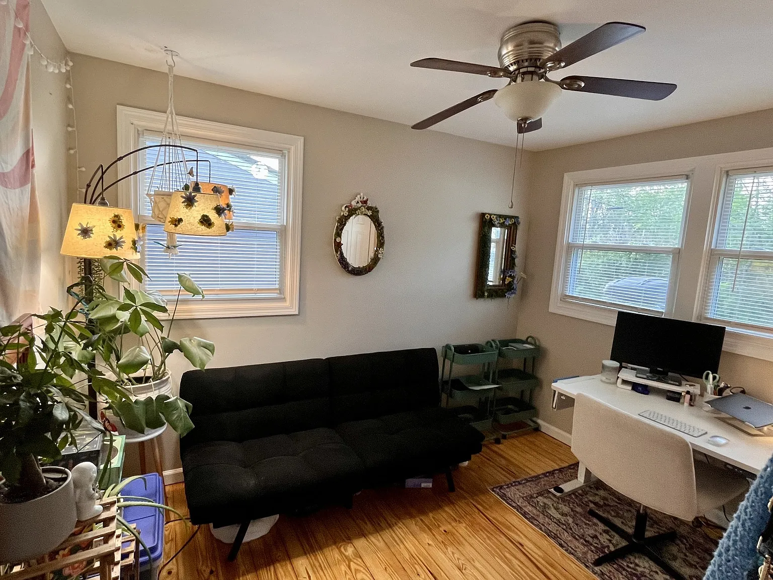 3 bed, 912 sqft, $1,300 — Photo 3