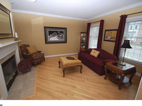 2nd image of 555 Cricket Ln