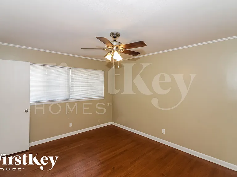 5405 Lyford Ave — Photo 9