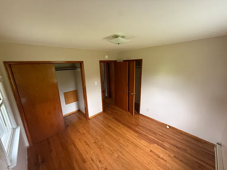 14 Norman Ln — Photo 4