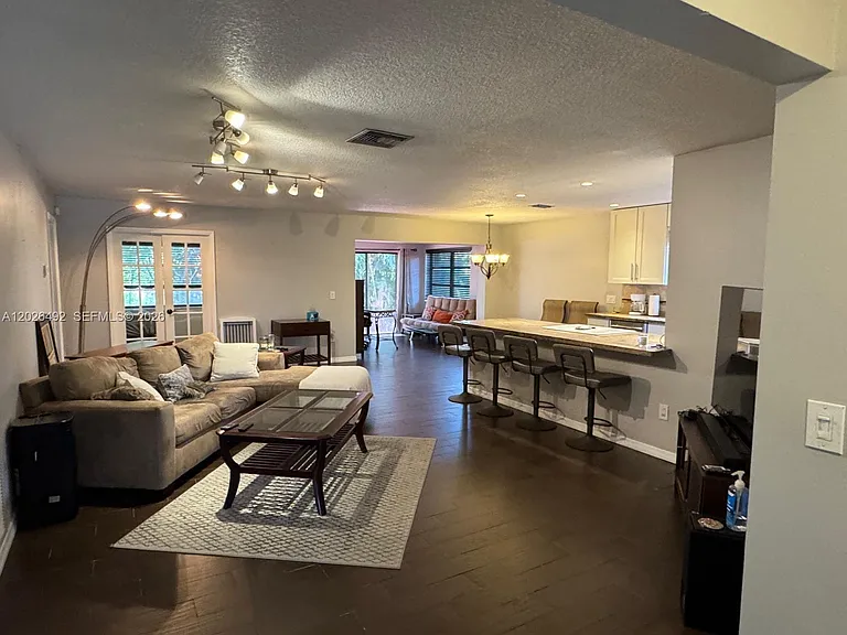 2736 Carnation Ct — Photo 6
