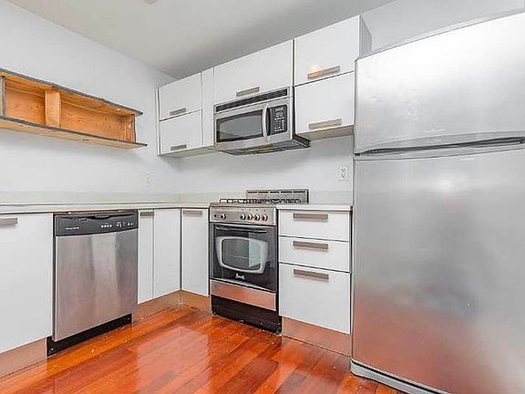 2nd image of 16 Meserole St APT 1B