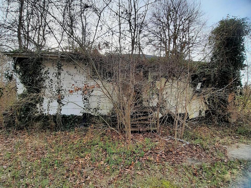 2nd image of 8915 Palmer Ln