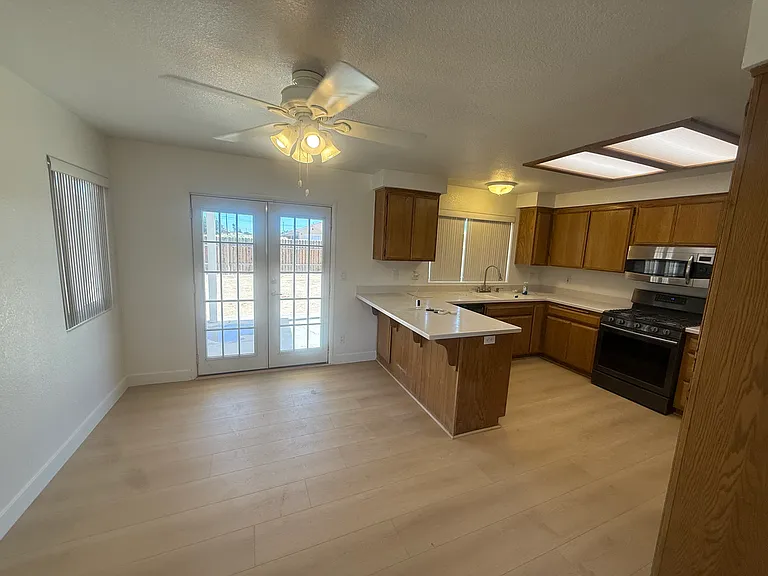 7618 Poppy Blvd — Photo 4