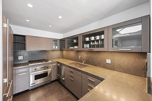 Sold by Compass | media 6