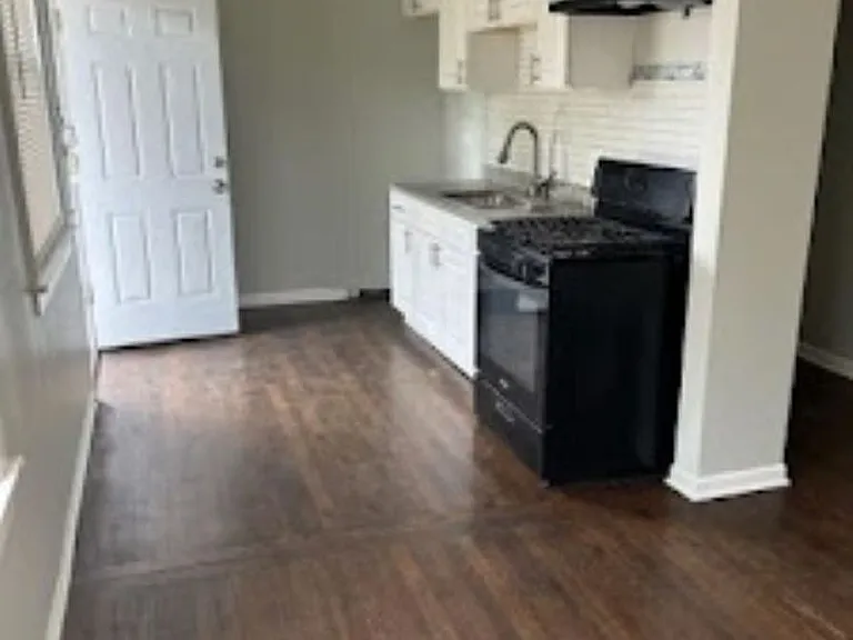 6402 S Albany Ave — Photo 4