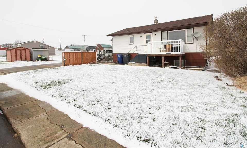 1st image of 261 2nd AVENUE W