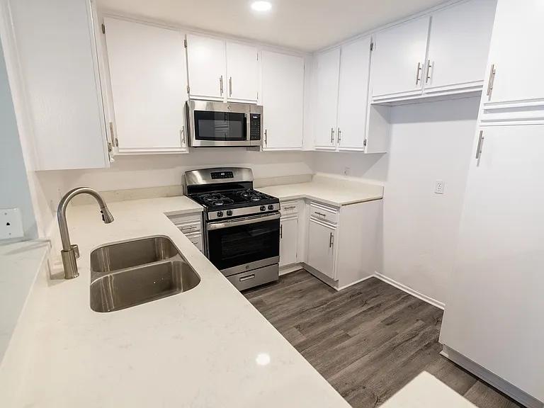 5235 Kester Ave — Photo 90