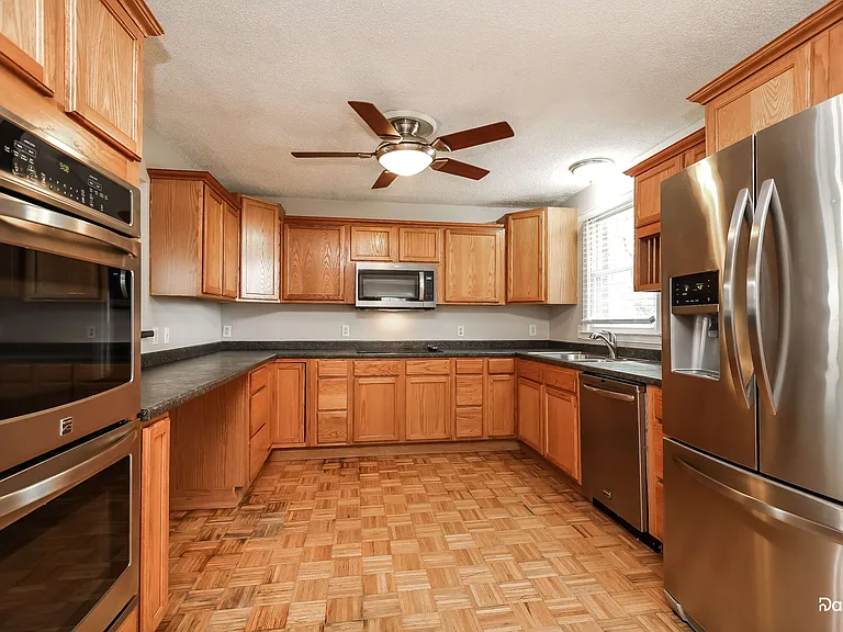 2618 Timberland Dr — Photo 3