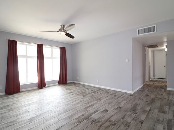 3rd image of 2510 W Aster Dr