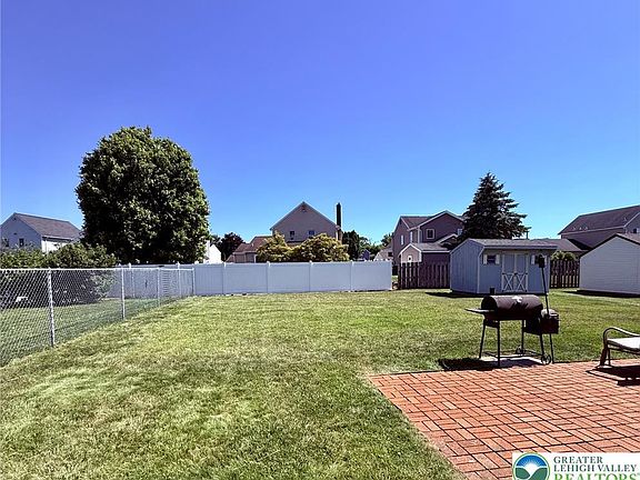 3rd image of 510 Greenview Dr