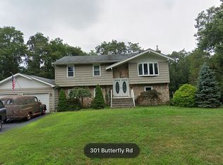 301 Butterfly Rd, Jackson, NJ 08527