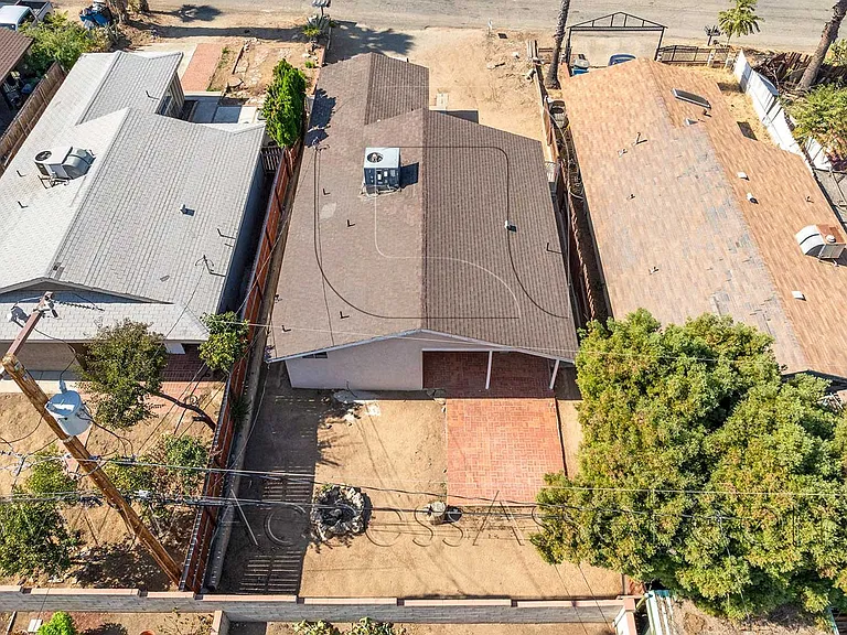 33220 Schaper St — Photo 24